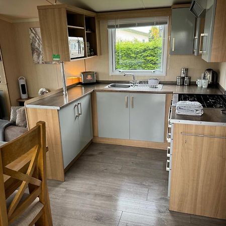Prestige Static Caravan On 5 Star Holiday Park Cheswick  Eksteriør billede