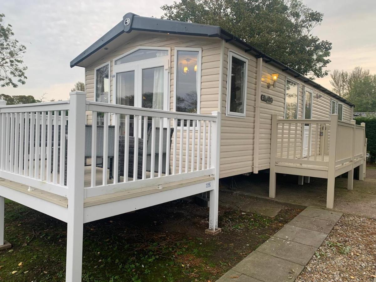Prestige Static Caravan On 5 Star Holiday Park Cheswick  Eksteriør billede