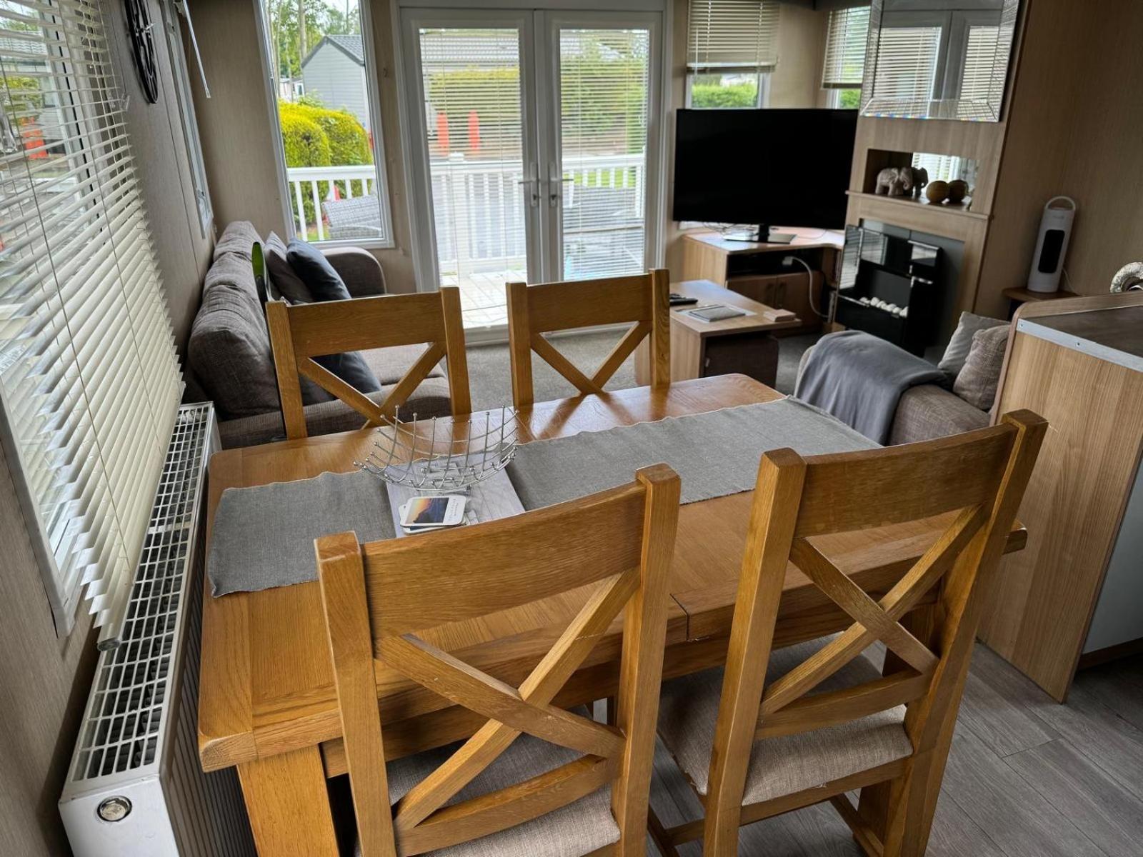 Prestige Static Caravan On 5 Star Holiday Park Cheswick  Eksteriør billede