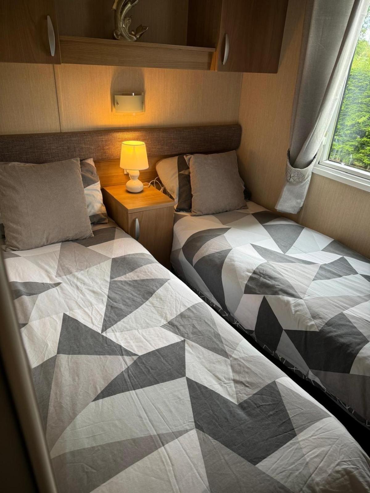 Prestige Static Caravan On 5 Star Holiday Park Cheswick  Eksteriør billede