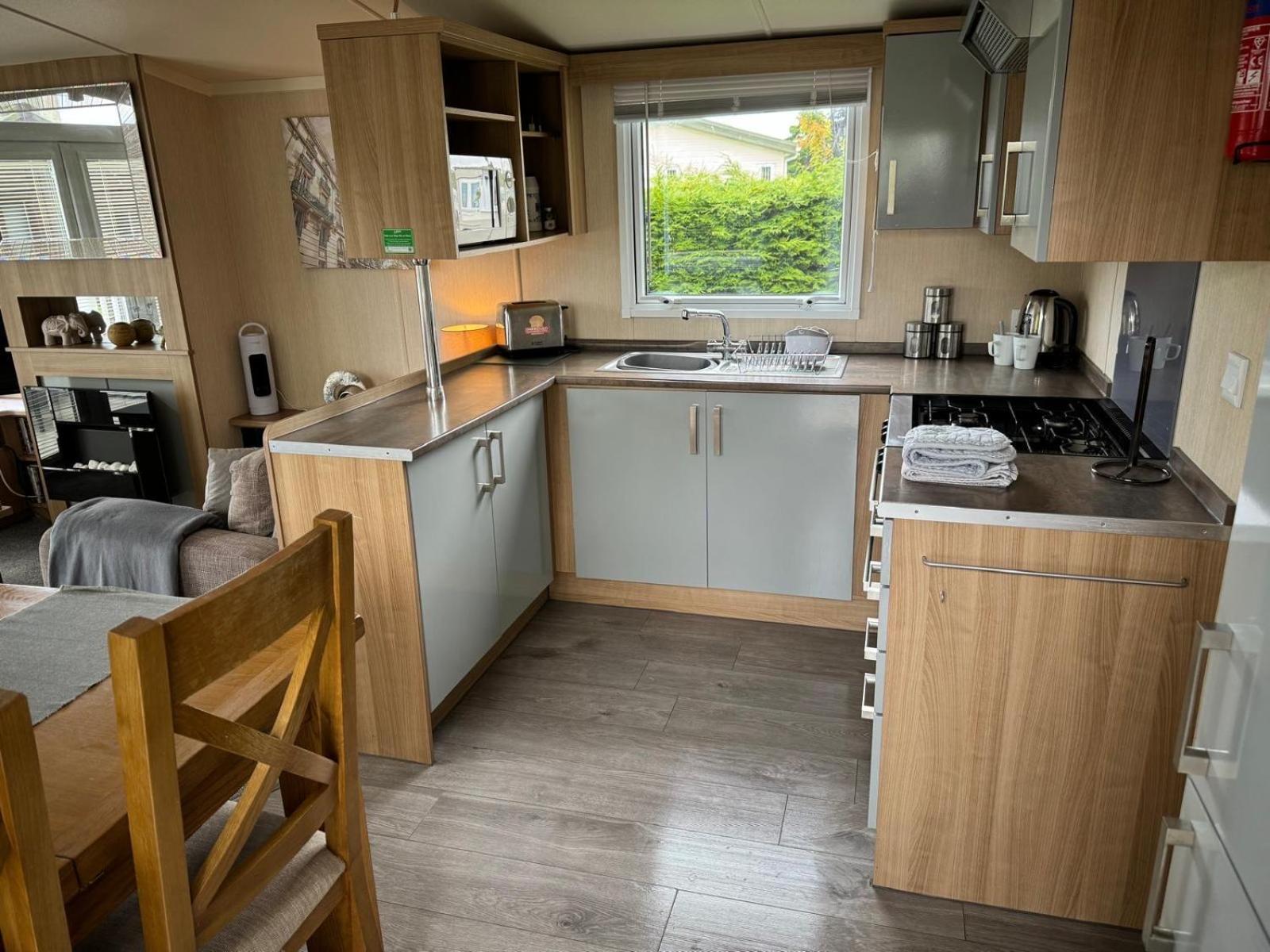 Prestige Static Caravan On 5 Star Holiday Park Cheswick  Eksteriør billede